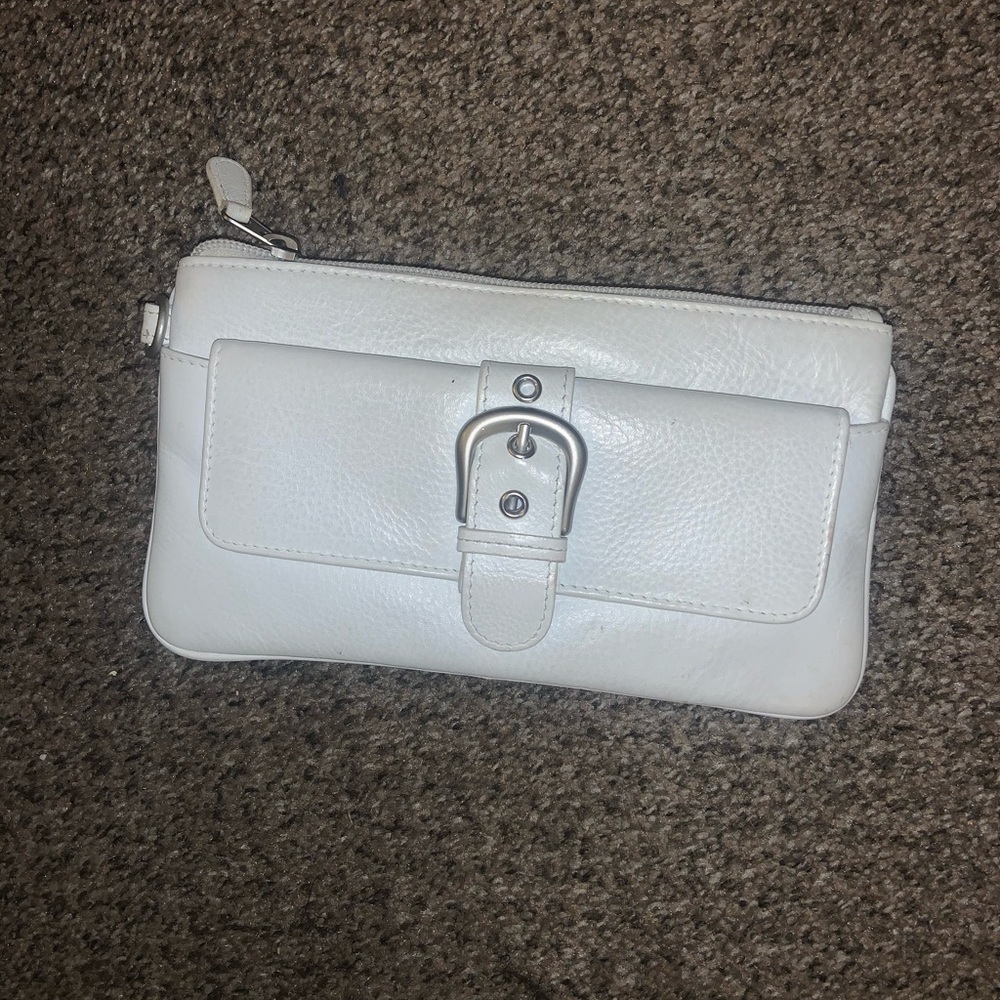 White faux leather clutch